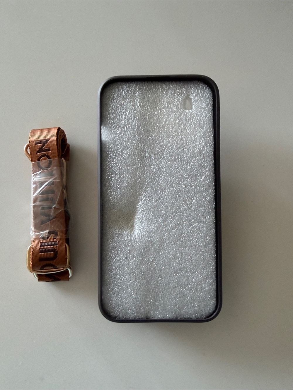 Fashion Brown Monogram Leather-Like 13 Pro Phone Case Wallet with Strap - Picture 3 of 3